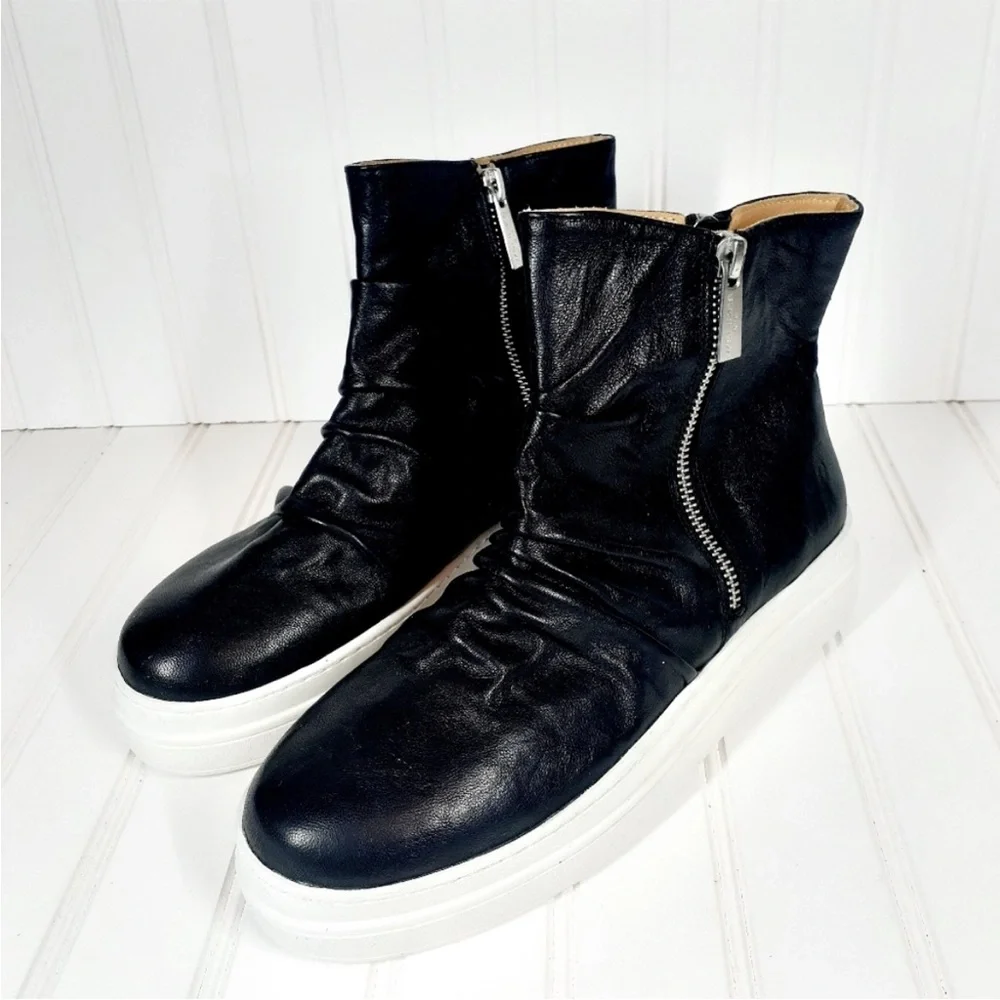 NWOB • J/SLIDES “Tina” Leather Waterproof Platform Sneaker Bootie • Women’s 7.5